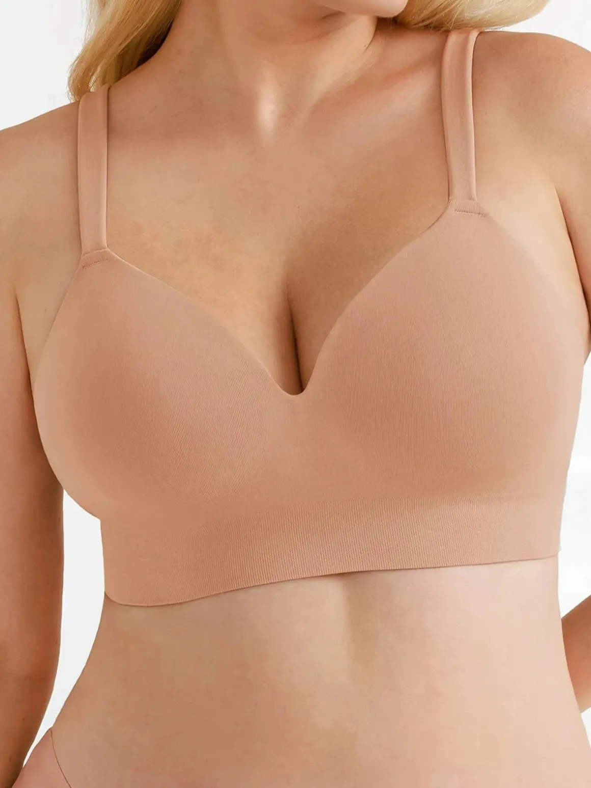 ContourLift™ Seamless Wireless Shaping Push Up Bra