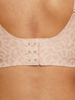 Seamless Breathable Contour Plunge Bra