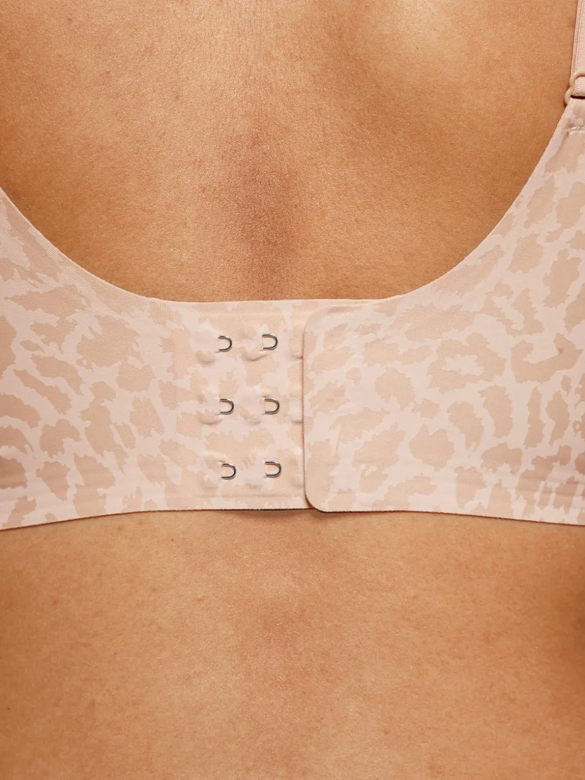 Seamless Breathable Contour Plunge Bra