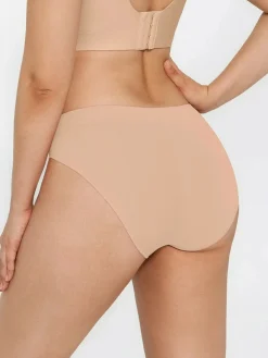 Seamless Solid Mid-Rise Brief