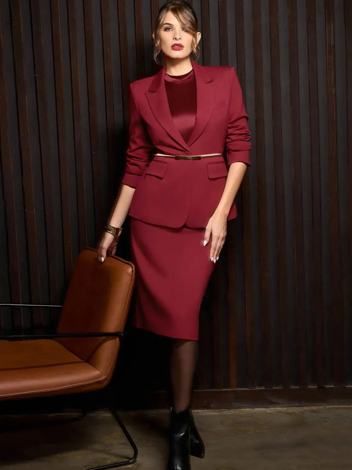 Shape-Sculpting Fitted Blazer